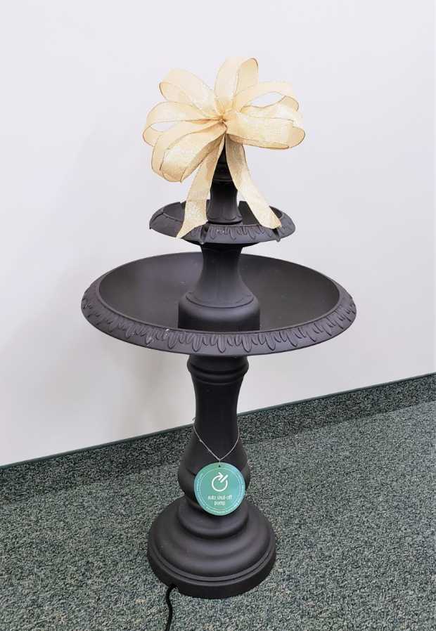 Tiered Garden Bird Bath/Fountain | AirAuctioneer