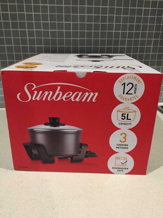 Sunbeam MultiCooker Deep Fryer Valued at 79.95 AirAuctioneer