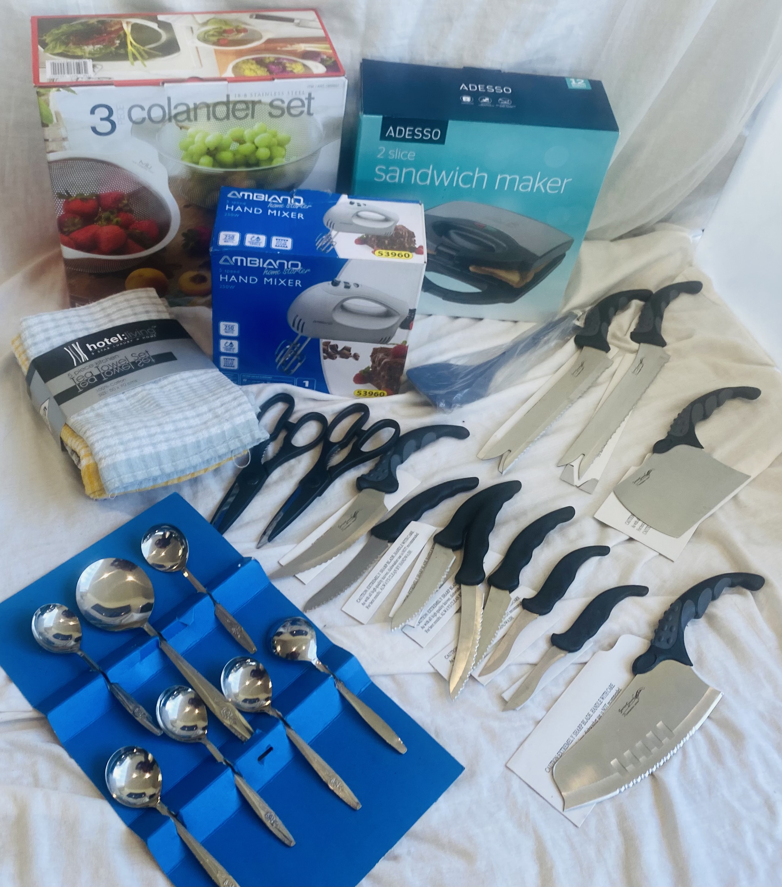 Kitchen Starter Pack. Valued approx 160! AirAuctioneer