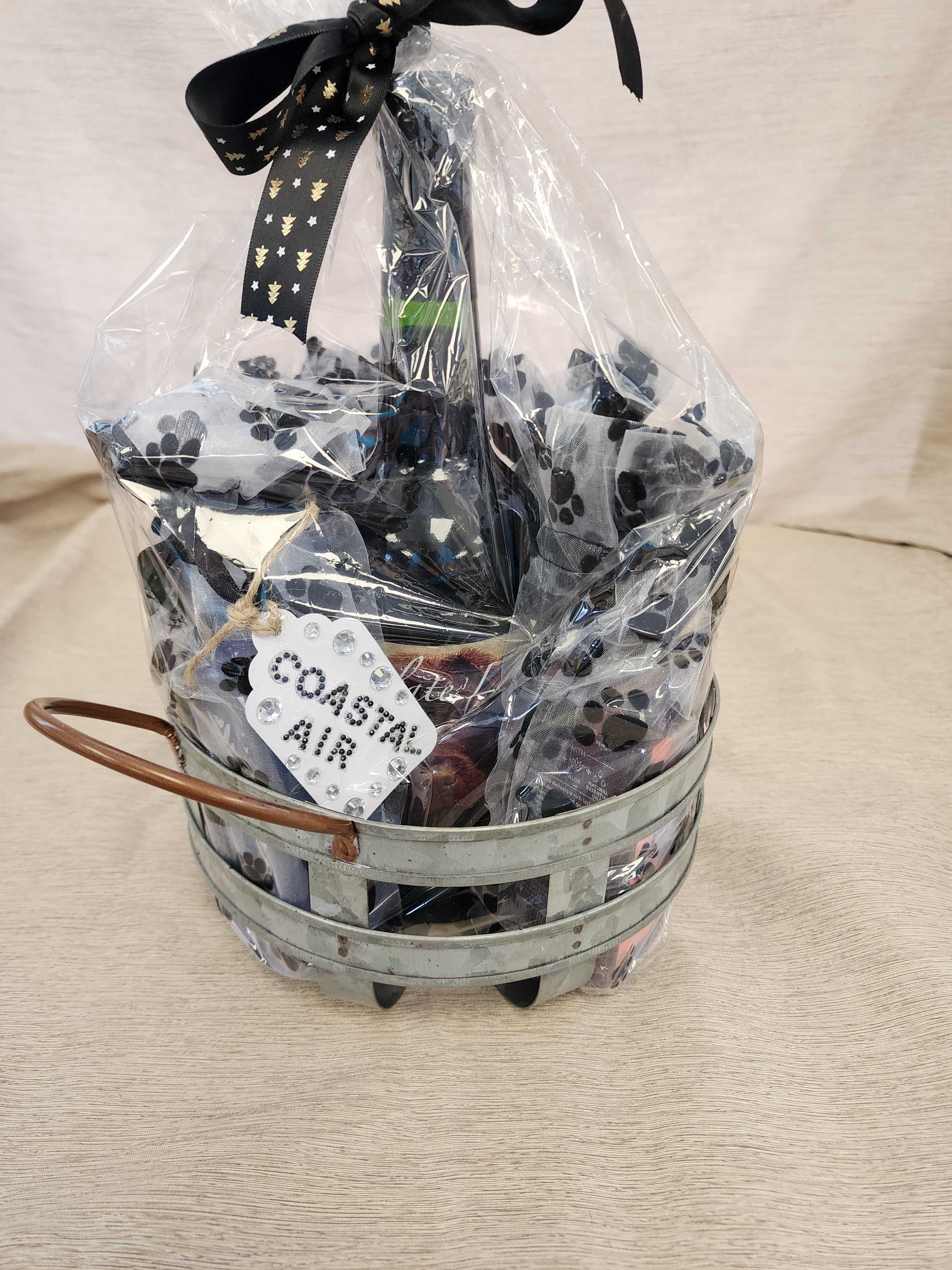 51 Chocolate Lab Wine AirAuctioneer